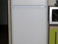 Холодильник Indesit Продам холодильник Indesit с верхней морозильной камерой. Система No Frost. Перенавешиваемые двери. Размеры: высота 175см, ширина , Березники - Холодильники
