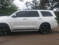 Toyota Sequoia, 2011 Toyota Sequoia   5   5. 7 AT (386 . . ), ,  ,  .      ,  -    